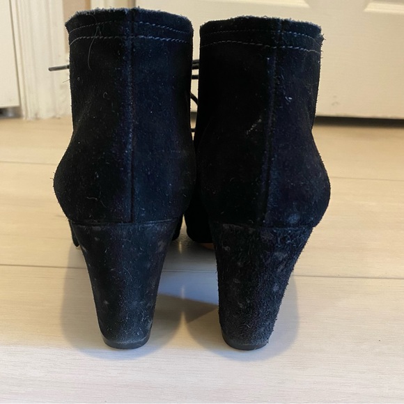 Bcbgeneration Black Suede Heeled Booties Ankle Boots Women's - Picture 5 of 7